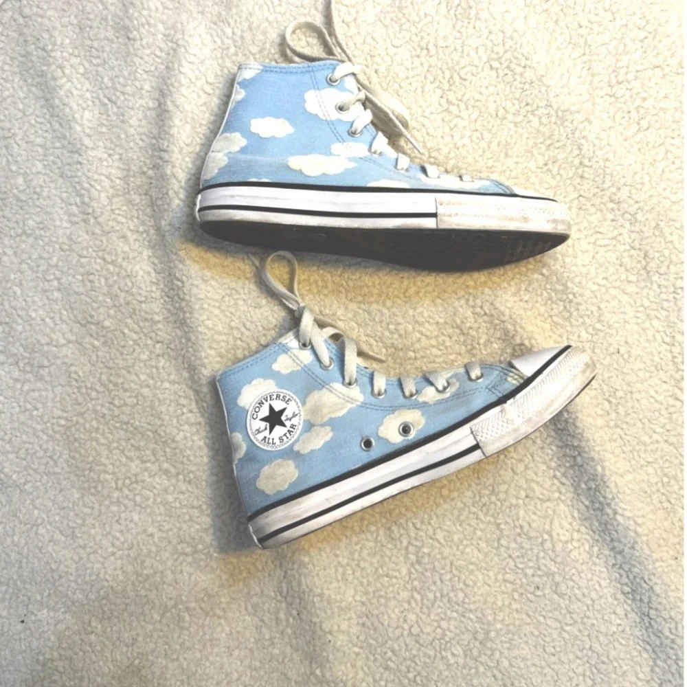 Converse Chuck Taylor All Star High 'Clouds' sneakers. - Picture 3 of 5
